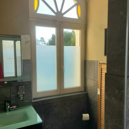 La Roseraie Bed & Breakfast