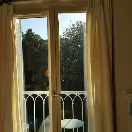 Bed & Breakfast La Roseraie Neuville-de-Poitou