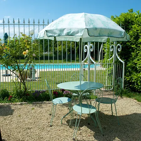 Couette-café La Roseraie 4*