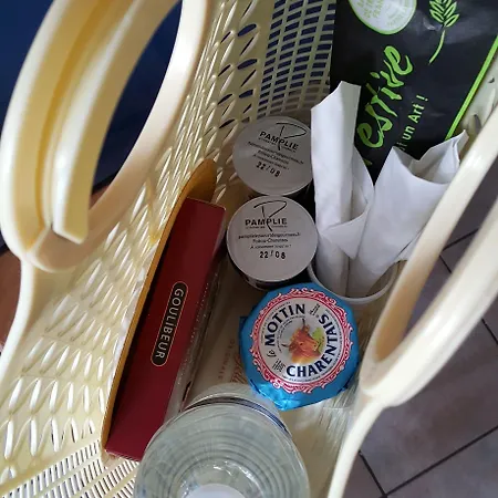 Couette-café La Roseraie Neuville-du-Poitou