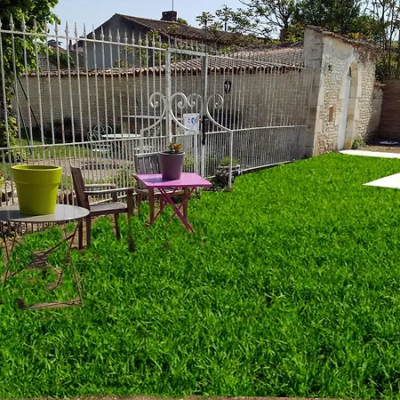 Bed & Breakfast La Roseraie 4*