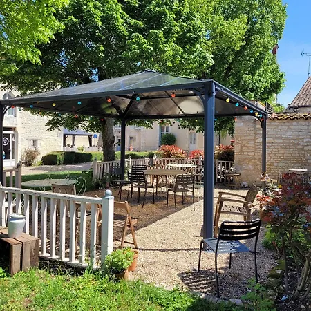 La Roseraie Bed & Breakfast 4*