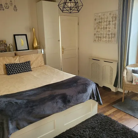 La Roseraie Couette-café