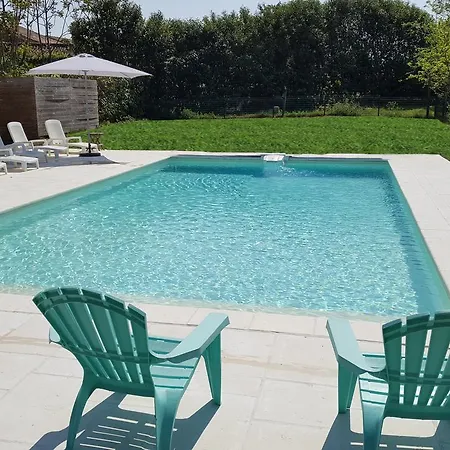 Bed & Breakfast La Roseraie Neuville-de-Poitou