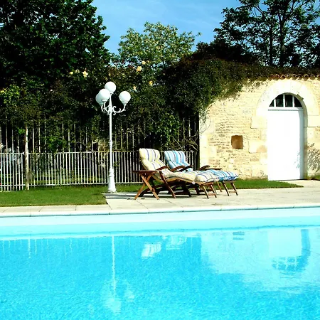 La Roseraie Neuville-du-Poitou