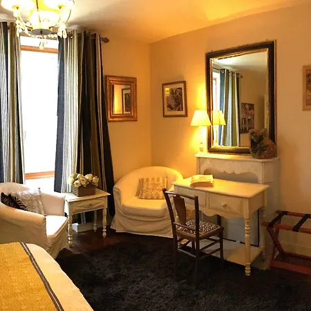 La Roseraie Bed and Breakfast 4*