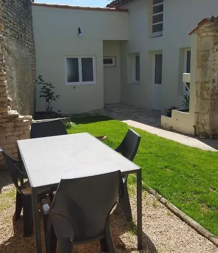 La Roseraie B&B Neuville-du-Poitou